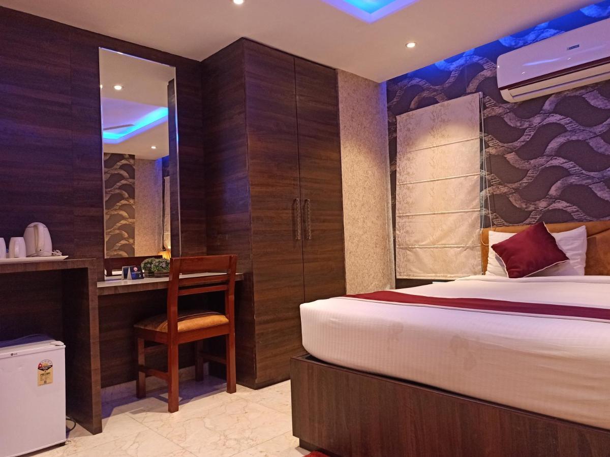 Hotel A P Home'S - A Boutique Hotel 구와하티 외부 사진
