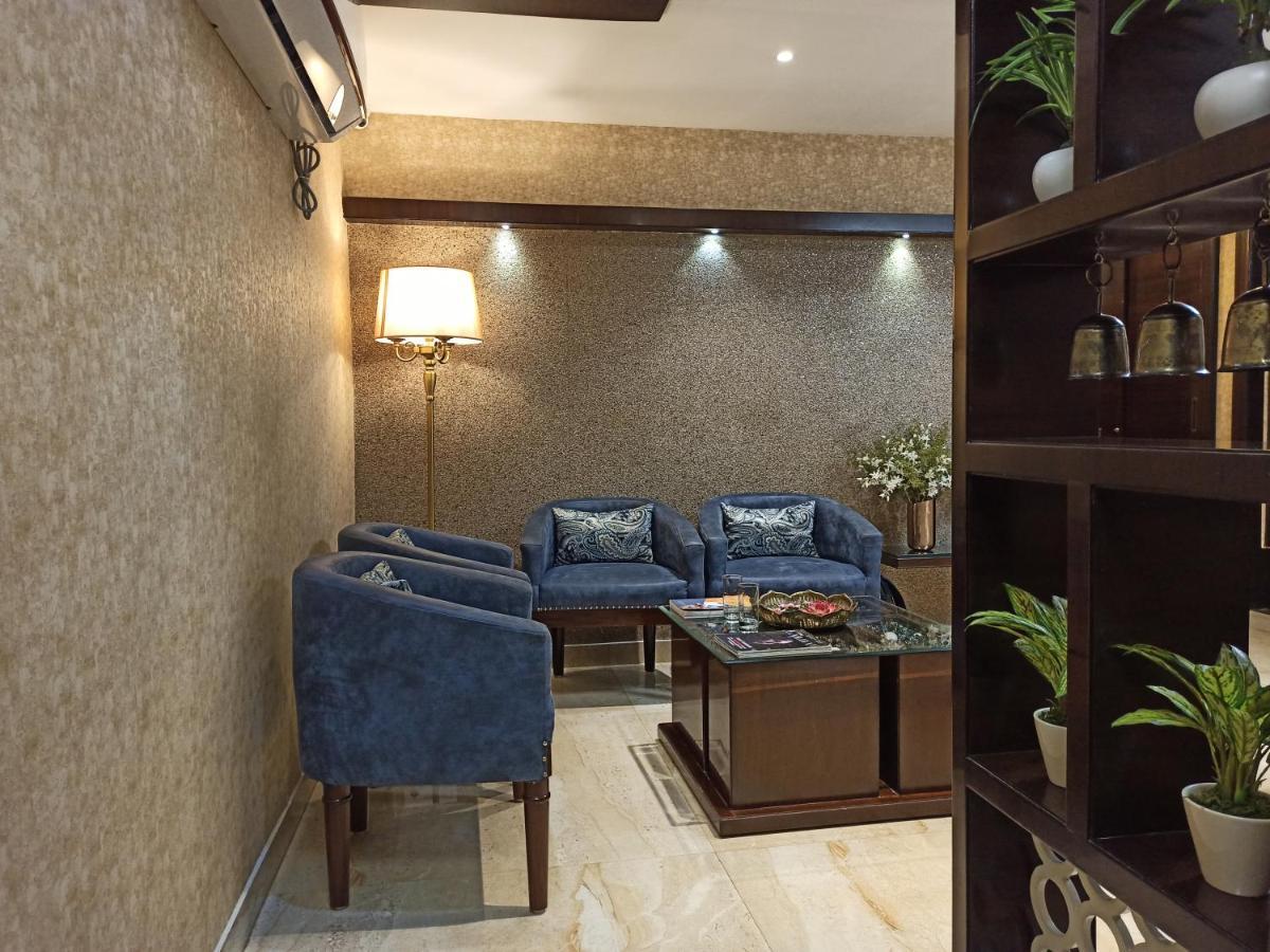 Hotel A P Home'S - A Boutique Hotel 구와하티 외부 사진