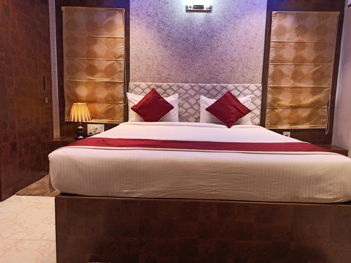 Hotel A P Home'S - A Boutique Hotel 구와하티 외부 사진