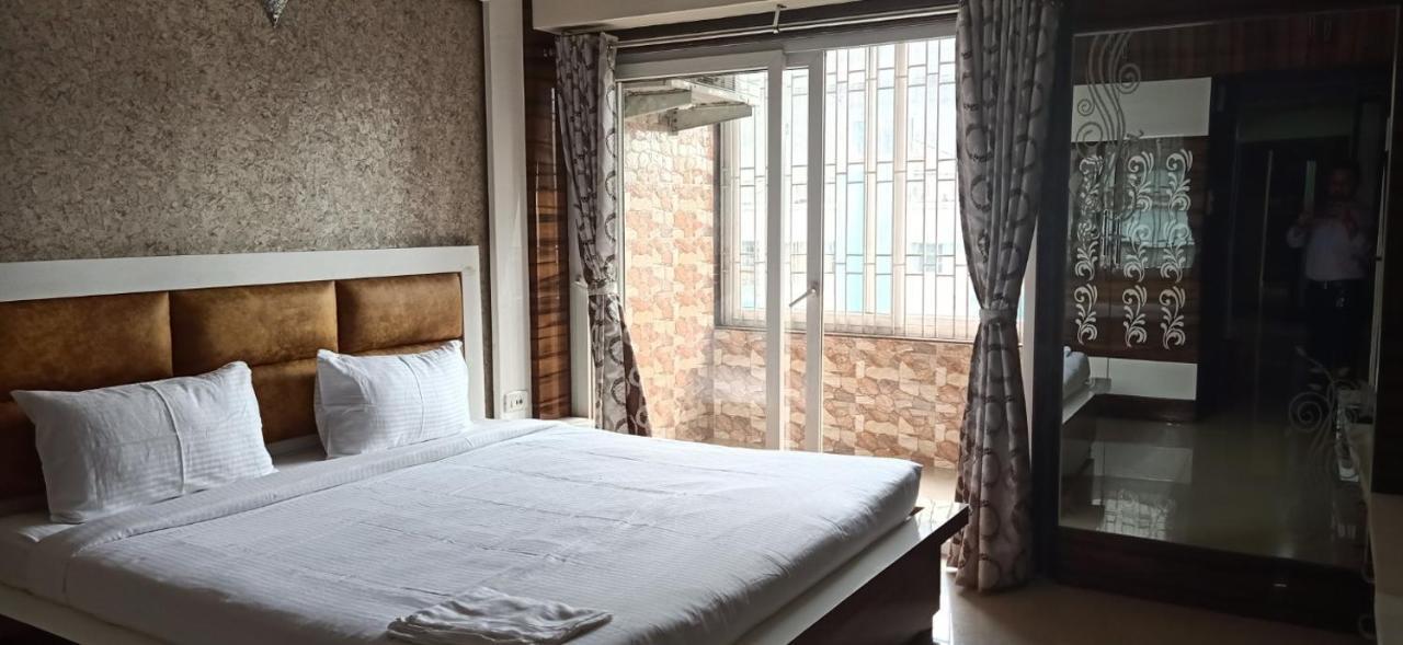 Hotel A P Home'S - A Boutique Hotel 구와하티 외부 사진